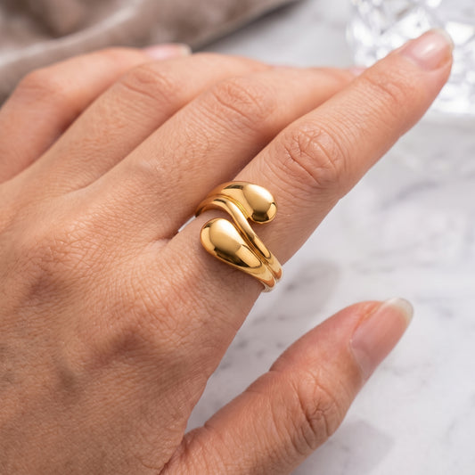 Aurévo Sculpted Infinity Ring