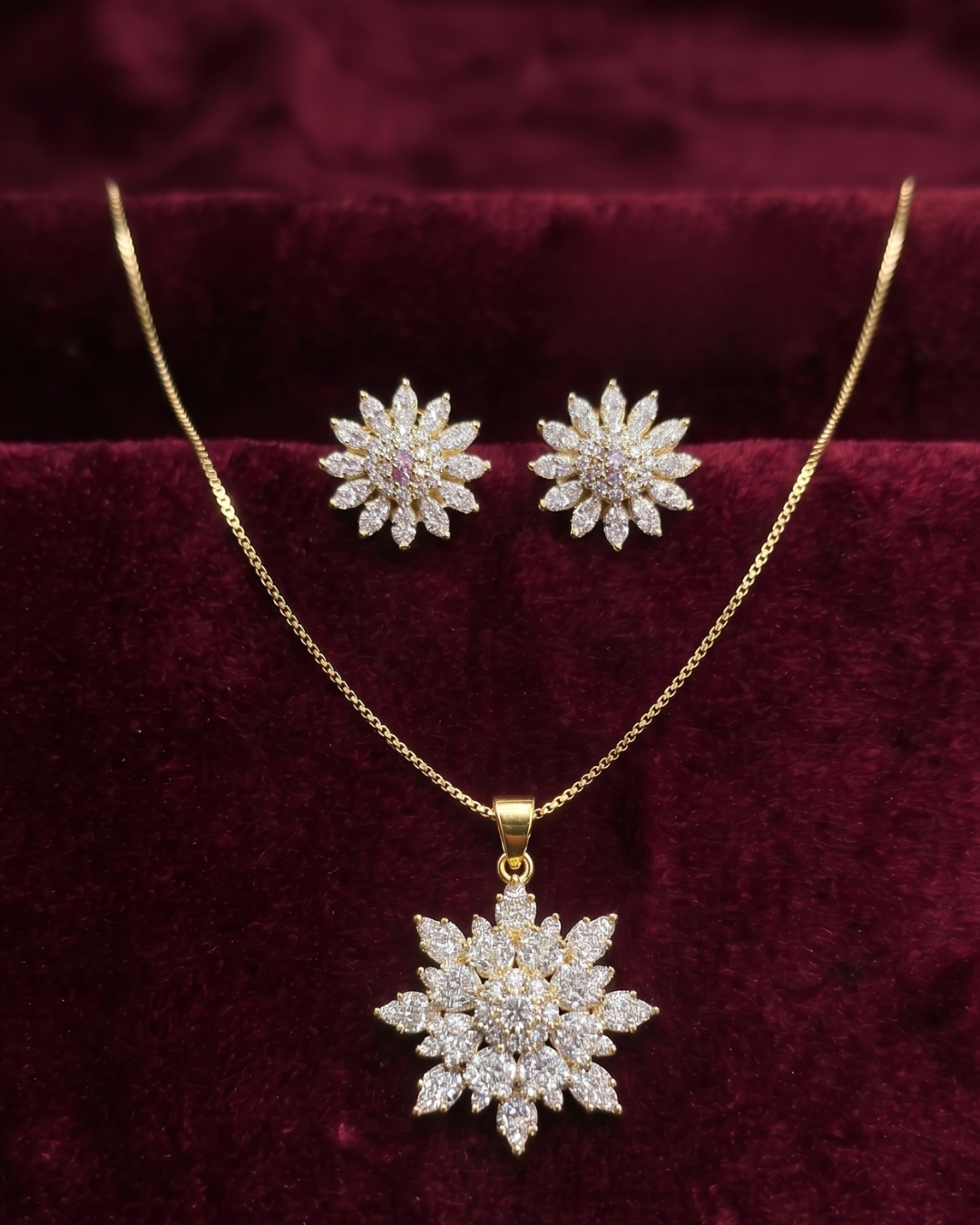 Royal Snowflake Crystal Pendant Necklace & Earrings Set