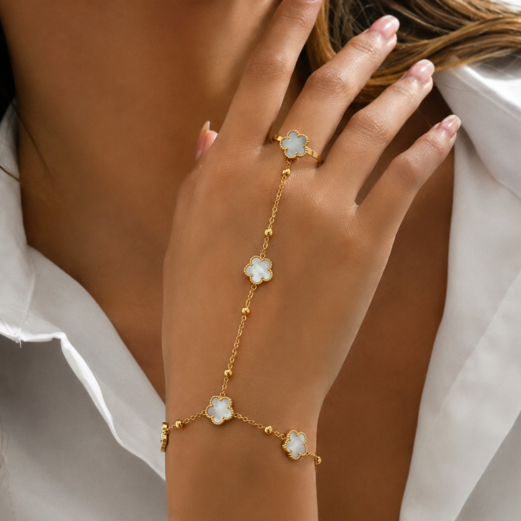 Aura Clover White Bracelet