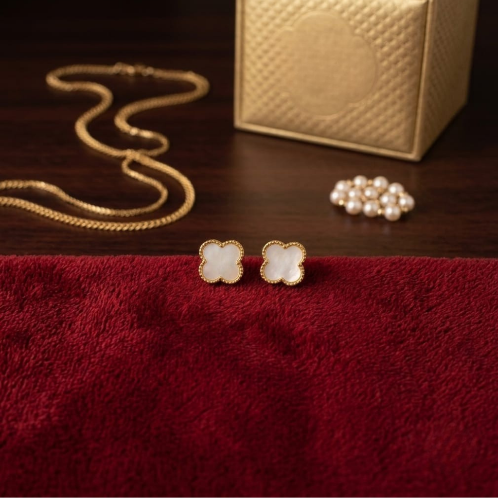 Ivory Clover Stud Earrings