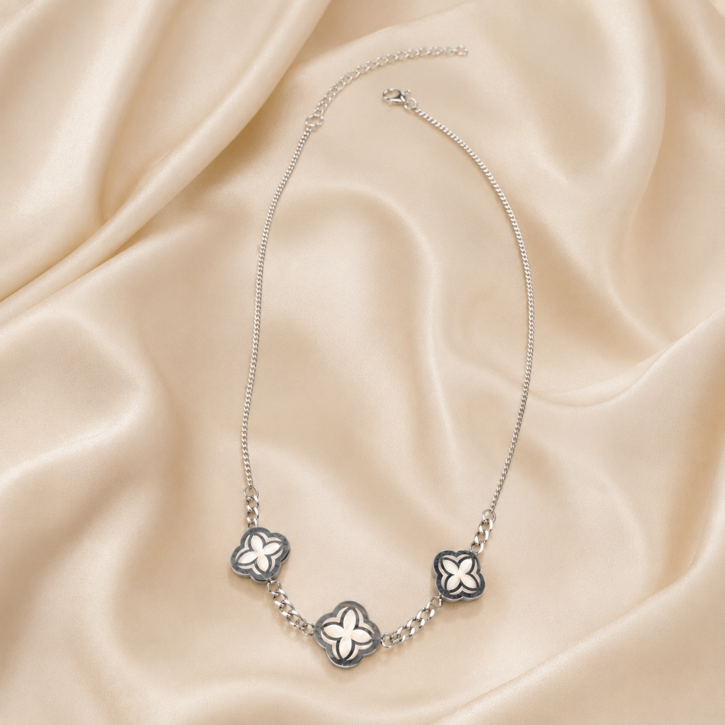 Luna Clover Trio Silver Necklace