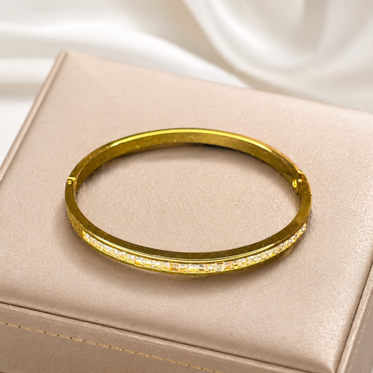 Celeste Eternity Line Bangle