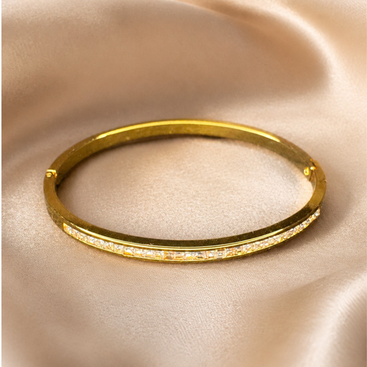 Celeste Eternity Line Bangle
