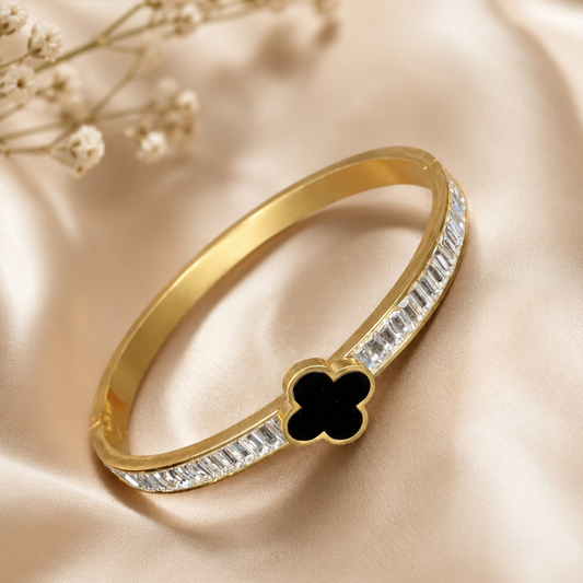 Elegant Black Clover Zirconia Bangle